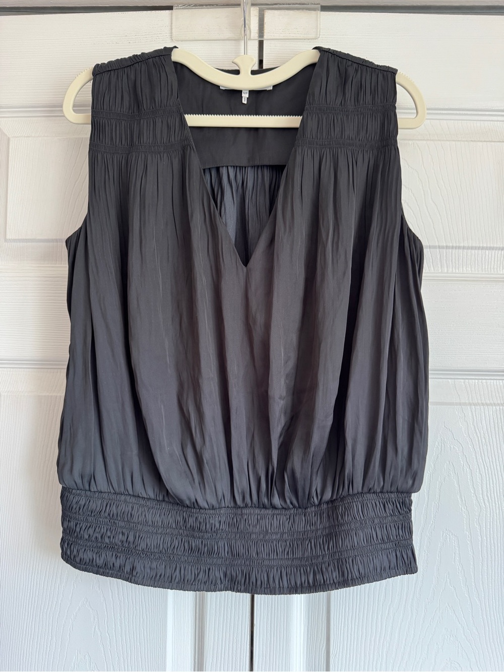 Frame Sleeveless Smocked Hem V-Neck Top - Charcoal